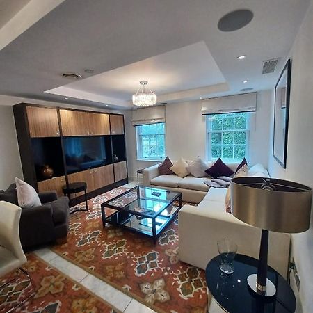 Buckingham Palace Residences By Aeria Apartments Londra Exterior foto