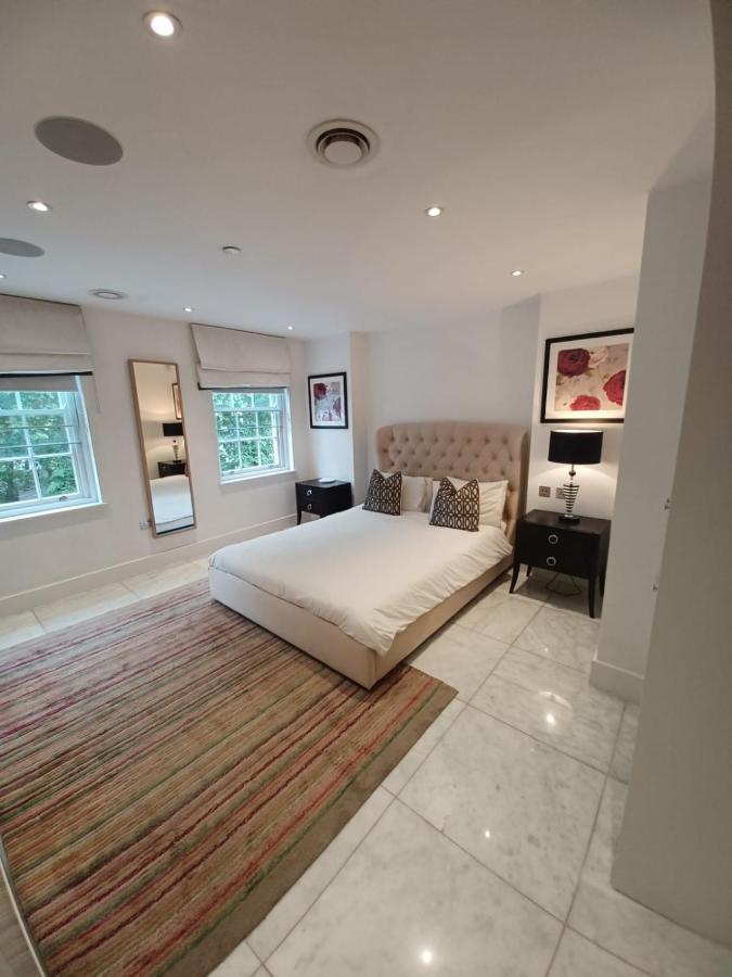 Buckingham Palace Residences By Aeria Apartments Londra Exterior foto