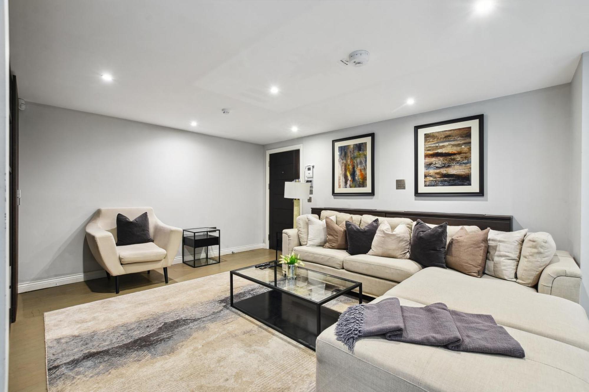 Buckingham Palace Residences By Aeria Apartments Londra Exterior foto