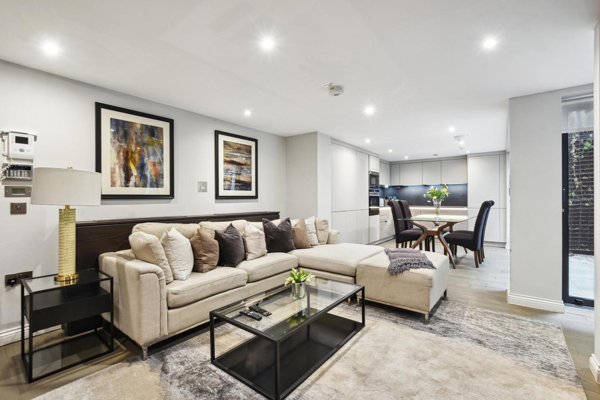 Buckingham Palace Residences By Aeria Apartments Londra Exterior foto