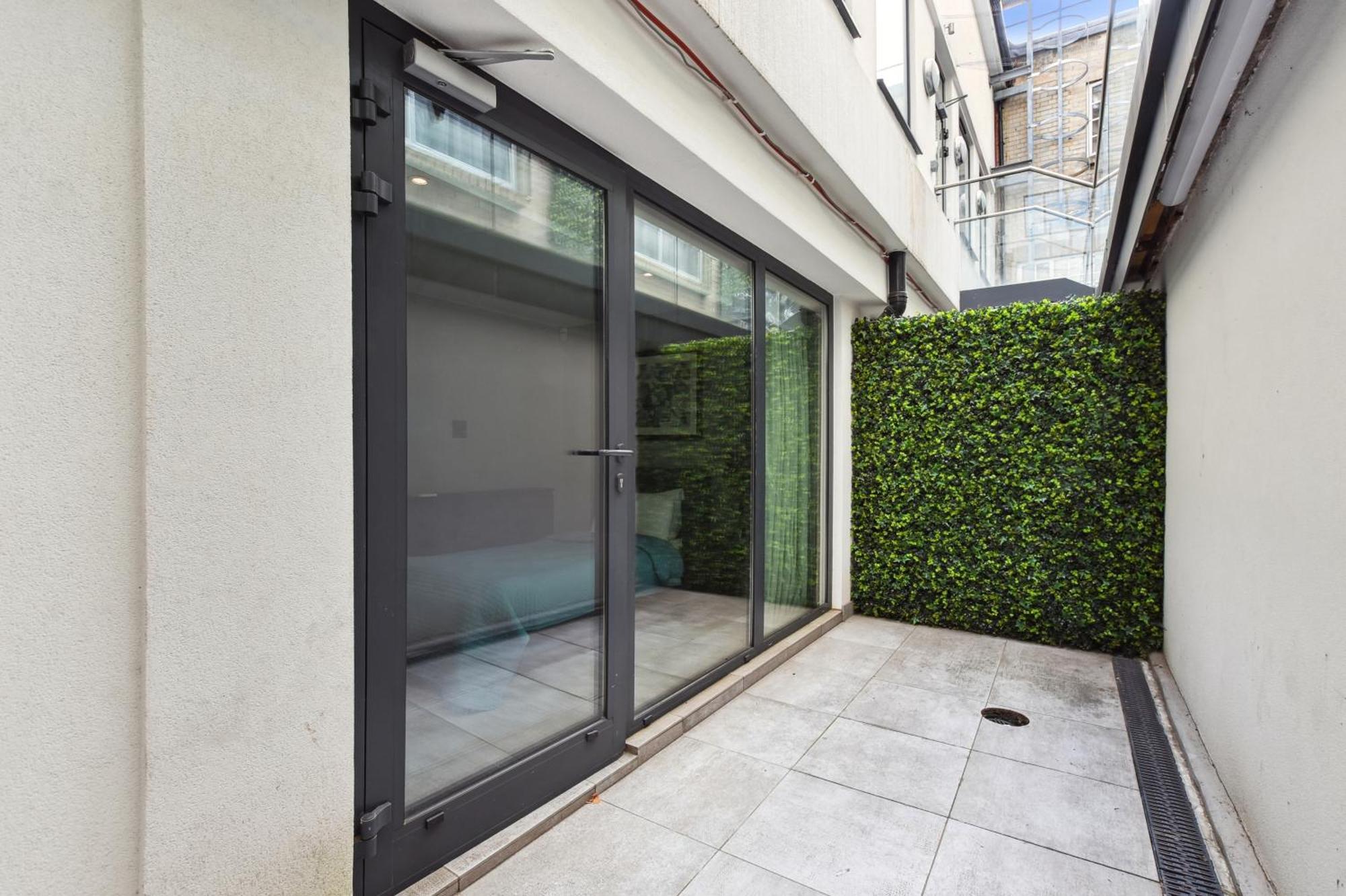 Buckingham Palace Residences By Aeria Apartments Londra Exterior foto